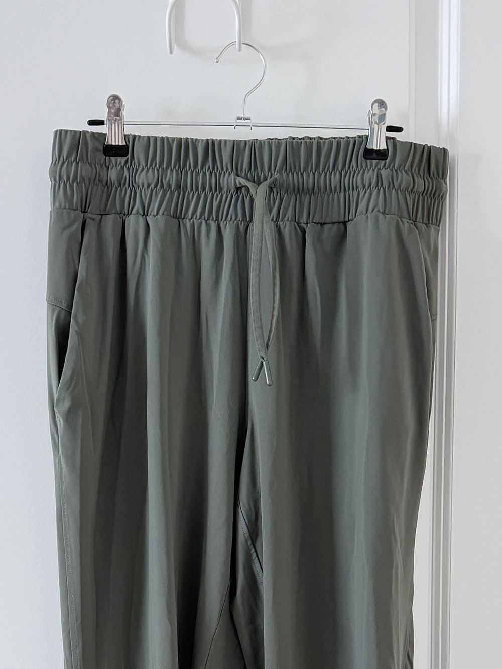Member’s Mark Travel Joggers – Women’s Medium - Picture 3 of 5